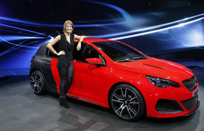 Peugeot propone una 308 R, rossonera e 